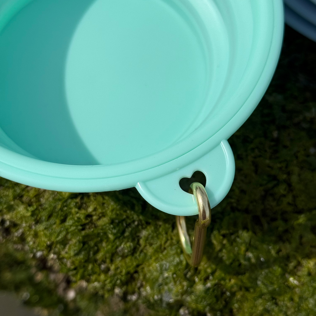 Foldable ToGo dog bowl with carabiner – 350 ml / 650 ml
