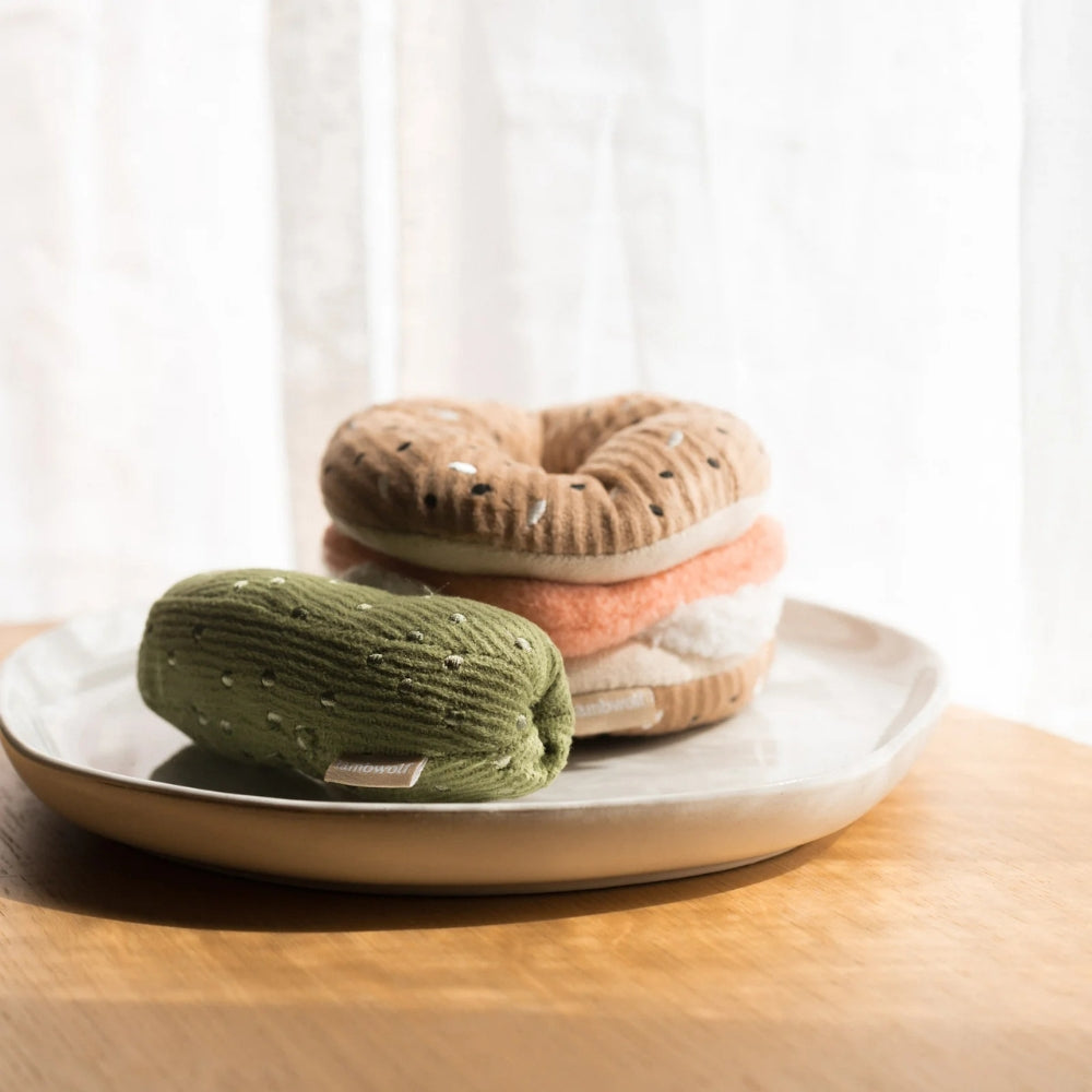 Hundespielzeug Schnüffelduo Bagel mit Gurke