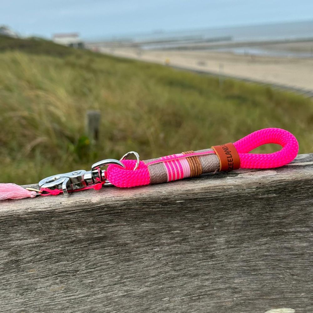 Zeeland Dog Schlüsselanhänger Hot Pink Jetzt erhältlich bei  Dogsmopolitan