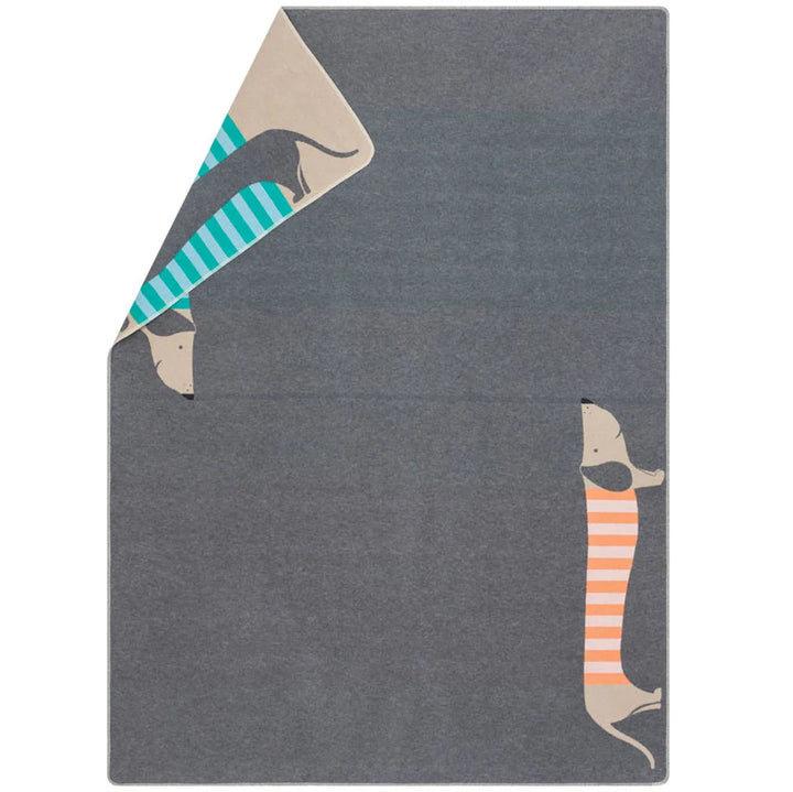 Haustierdecke Dackel mit Pullis