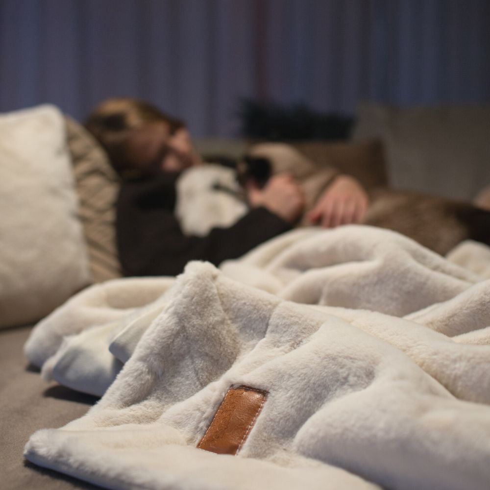 Hyggeblanket - Kuscheldecke für dich maroon Jetzt erhältlich bei  Dogsmopolitan